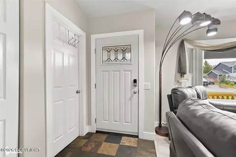 9430 Aphrodite Dr, Anchorage, AK 99515 photo 6