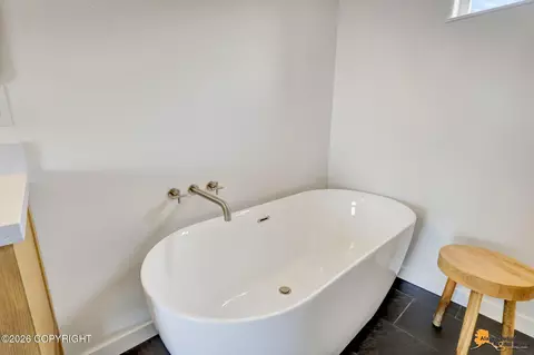 Bath - 8207 Robert Dr, Anchorage, AK 99516 photo 5 of 5