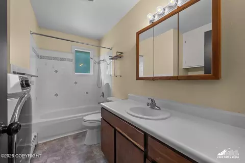 4231 Grape Pl, Anchorage, AK 99508 photo 32