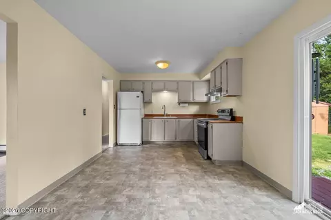 4231 Grape Pl, Anchorage, AK 99508 photo 20