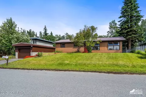 4231 Grape Pl, Anchorage, AK 99508 photo 3