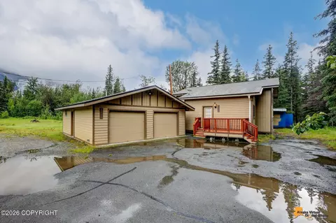 4500 S Mckechnie Loop, Palmer, AK 99645