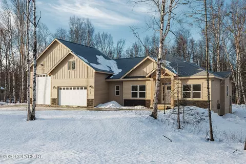 7012 N Radiant Dawn Cir, Palmer, AK 99645