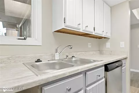 Kitchen - 450 E 56th Ave # 3B, Anchorage, AK 99518 photo 2 of 3