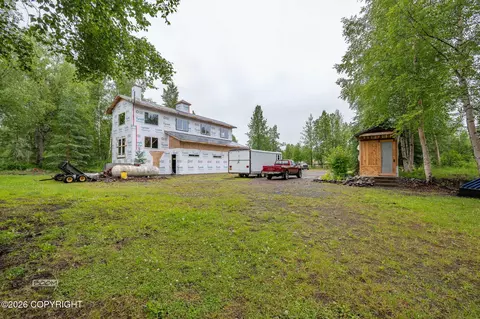 1425 E Petersville Rd, Trapper Creek, AK 99683