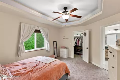 Bedroom - 5850 E Summit Cir, Wasilla, AK 99654 photo 2 of 5