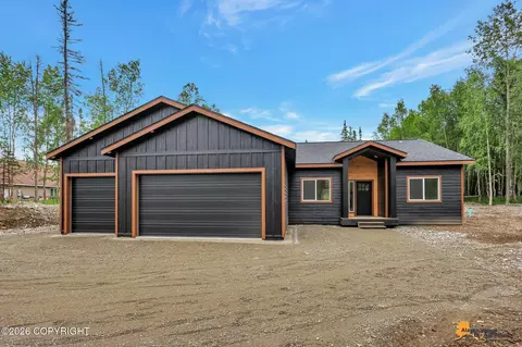 7020 W Beverly Lake Rd, Wasilla, AK 99623