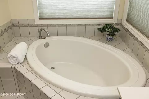 Bath - 290 Peppertree Loop, Anchorage, AK 99504 photo 5 of 6