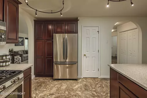 Kitchen - 290 Peppertree Loop, Anchorage, AK 99504 photo 5 of 5