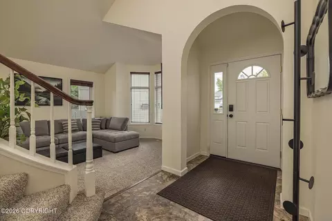 Entry Way - 290 Peppertree Loop, Anchorage, AK 99504 photo 3 of 5