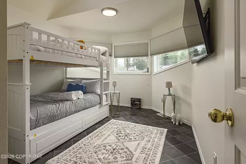 Bedroom - 290 Peppertree Loop, Anchorage, AK 99504 photo 11 of 12