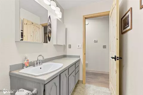Bath - 10714 Colville St, Eagle River, AK 99577 photo 2 of 6