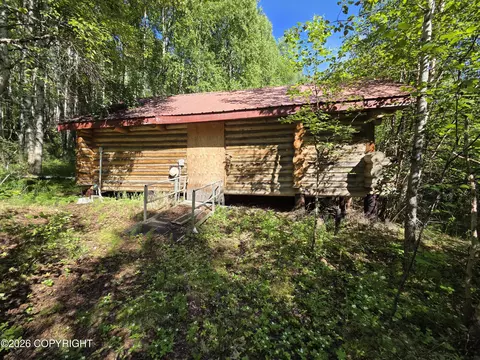 33503 S Bowersox Pl, Talkeetna, AK 99676