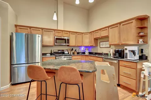 Kitchen - 20560 Icefall Dr, Eagle River, AK 99577 photo 2 of 5