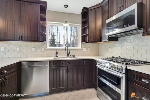 Kitchen - 16540 Theodore Dr, Eagle River, AK 99577 photo 4 of 4