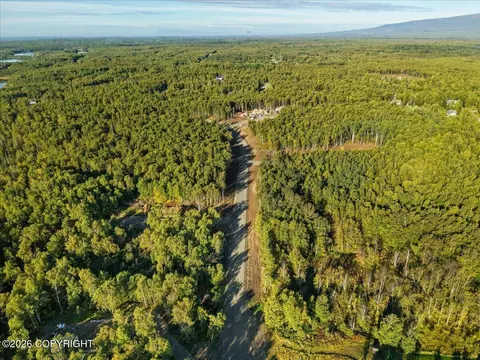 L8 B2 E Barry Circle, Wasilla, AK 99645