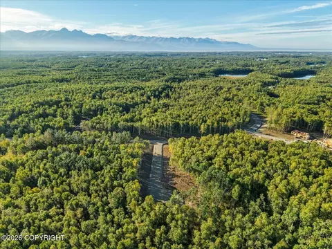 L5 B2 E Barry Circle, Wasilla, AK 99654