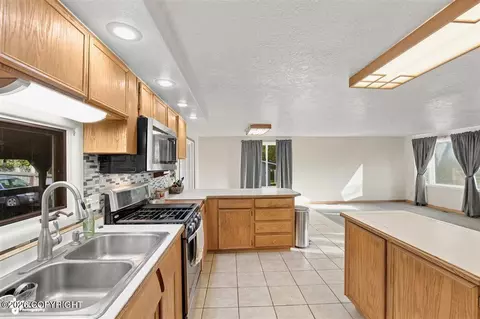 Kitchen - 10209 Colville St, Eagle River, AK 99577 photo 6 of 7
