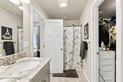 Bath - 8840 Dome Cir, Eagle River, AK 99577 photo 2 of 6