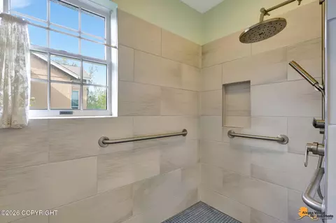 Bath - 14526 Waterfront Ln, Eagle River, AK 99577 photo 4 of 9