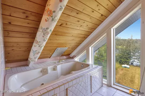 Bath - 14526 Waterfront Ln, Eagle River, AK 99577 photo 8 of 9