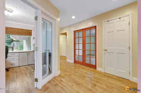 Entry Way - 14526 Waterfront Ln, Eagle River, AK 99577 photo 2 of 5