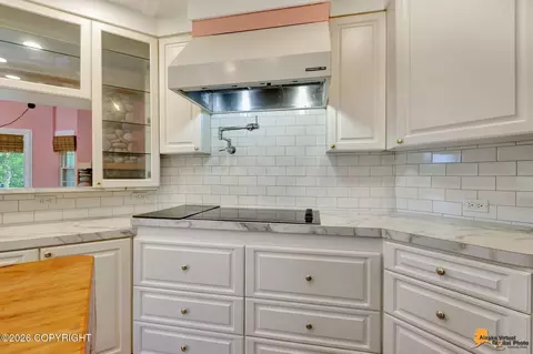 Kitchen - 14526 Waterfront Ln, Eagle River, AK 99577 photo 3 of 6