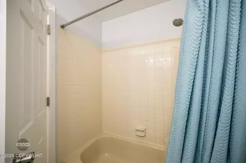 Bath - 5018 E 43rd Ave # 2, Anchorage, AK 99508 photo 4 of 4