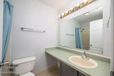 Bath - 5018 E 43rd Ave # 2, Anchorage, AK 99508 photo 3 of 4