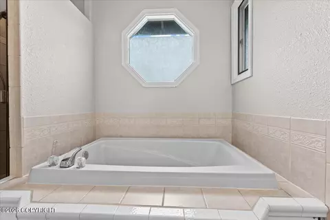 Bath - 10521 Constitution Cir, Eagle River, AK 99577 photo 4 of 8