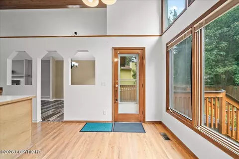 Entry Way - 10521 Constitution Cir, Eagle River, AK 99577 photo 3 of 6