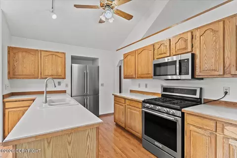 Kitchen - 10521 Constitution Cir, Eagle River, AK 99577 photo 2 of 3