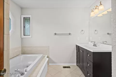Bath - 10521 Constitution Cir, Eagle River, AK 99577 photo 2 of 8