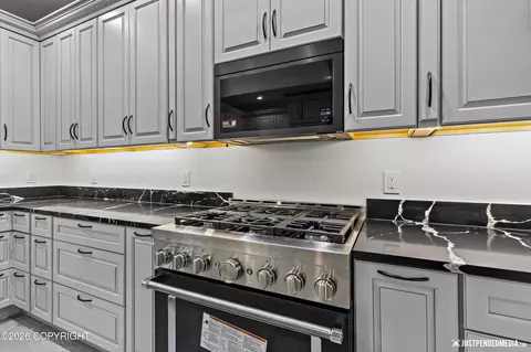 Kitchen - 3103 Sheldon Jackson St, Anchorage, AK 99508 photo 3 of 4