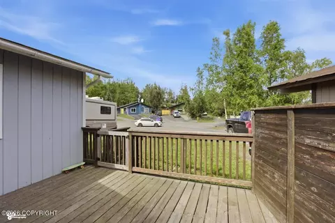 341 Dannilyn Cir, Anchorage, AK 99504