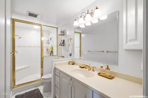 Bath - 6224 Geronimo Cir, Anchorage, AK 99504 photo 3 of 3