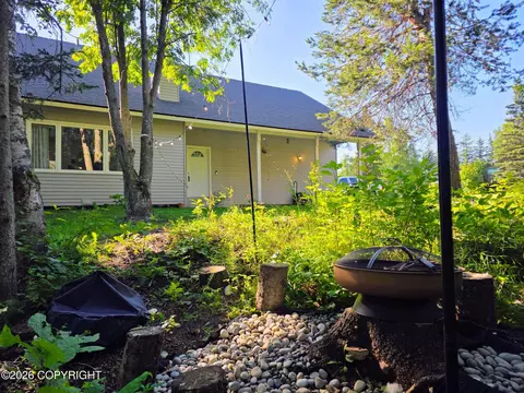 Exterior - 6224 Geronimo Cir, Anchorage, AK 99504 photo 5 of 8