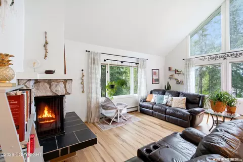 Living - 6224 Geronimo Cir, Anchorage, AK 99504 photo 1 of 6