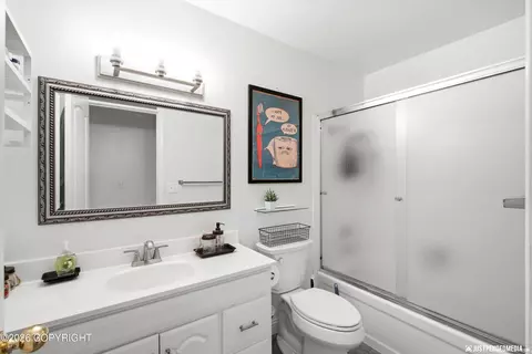 Bath - 6224 Geronimo Cir, Anchorage, AK 99504 photo 2 of 3