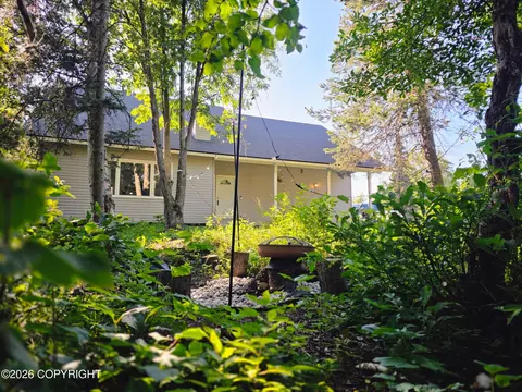 Exterior - 6224 Geronimo Cir, Anchorage, AK 99504 photo 6 of 8