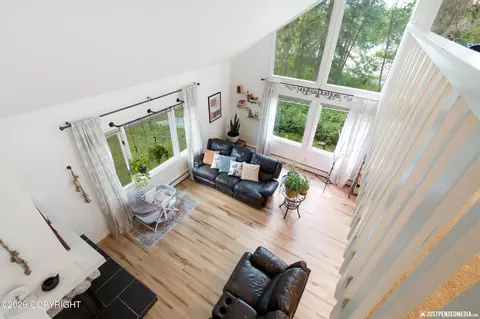 Living - 6224 Geronimo Cir, Anchorage, AK 99504 photo 6 of 6