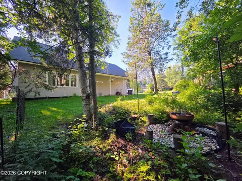 Exterior - 6224 Geronimo Cir, Anchorage, AK 99504 photo 7 of 8