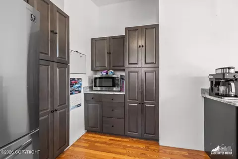 Kitchen - 10845 Anvik Cir, Eagle River, AK 99577 photo 5 of 10