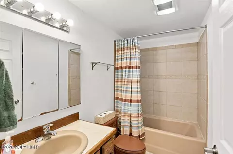 Bath - 5929 E 21st Ave, Anchorage, AK 99504 photo 4 of 4
