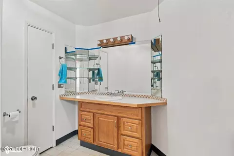 Bath - 5929 E 21st Ave, Anchorage, AK 99504 photo 1 of 4