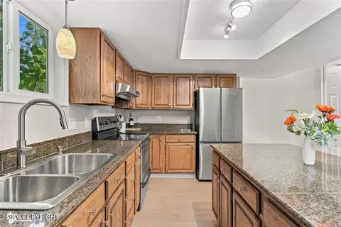 Kitchen - 9916 Afognak Cir, Eagle River, AK 99577 photo 2 of 4