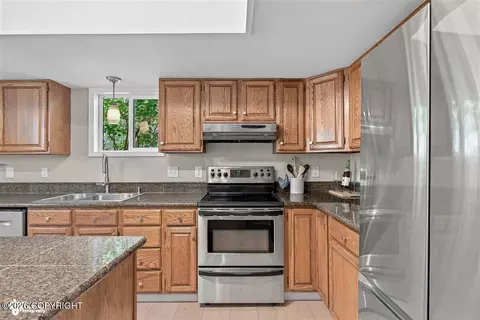 Kitchen - 9916 Afognak Cir, Eagle River, AK 99577 photo 3 of 4