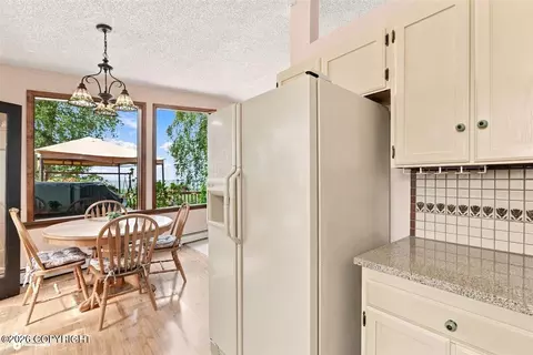 Kitchen - 19712 Belduque Ct, Chugiak, AK 99567 photo 2 of 3
