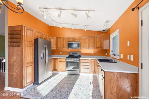 Kitchen - 8015 E 3rd Ave, Anchorage, AK 99504 photo 1 of 3