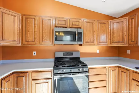 Kitchen - 8015 E 3rd Ave, Anchorage, AK 99504 photo 2 of 3